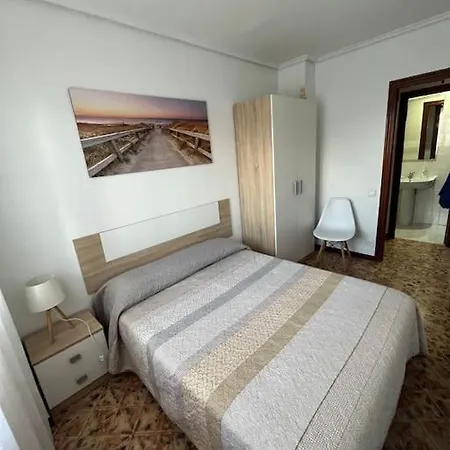 Apartamento Con Piscina Y Playa Apartment *